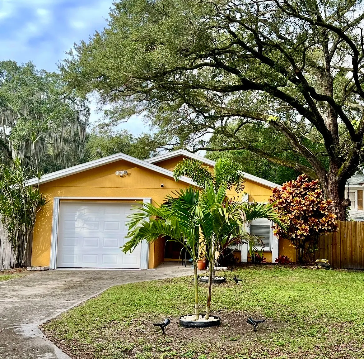 2 bed, 953 sqft, $2,200 — Photo 1