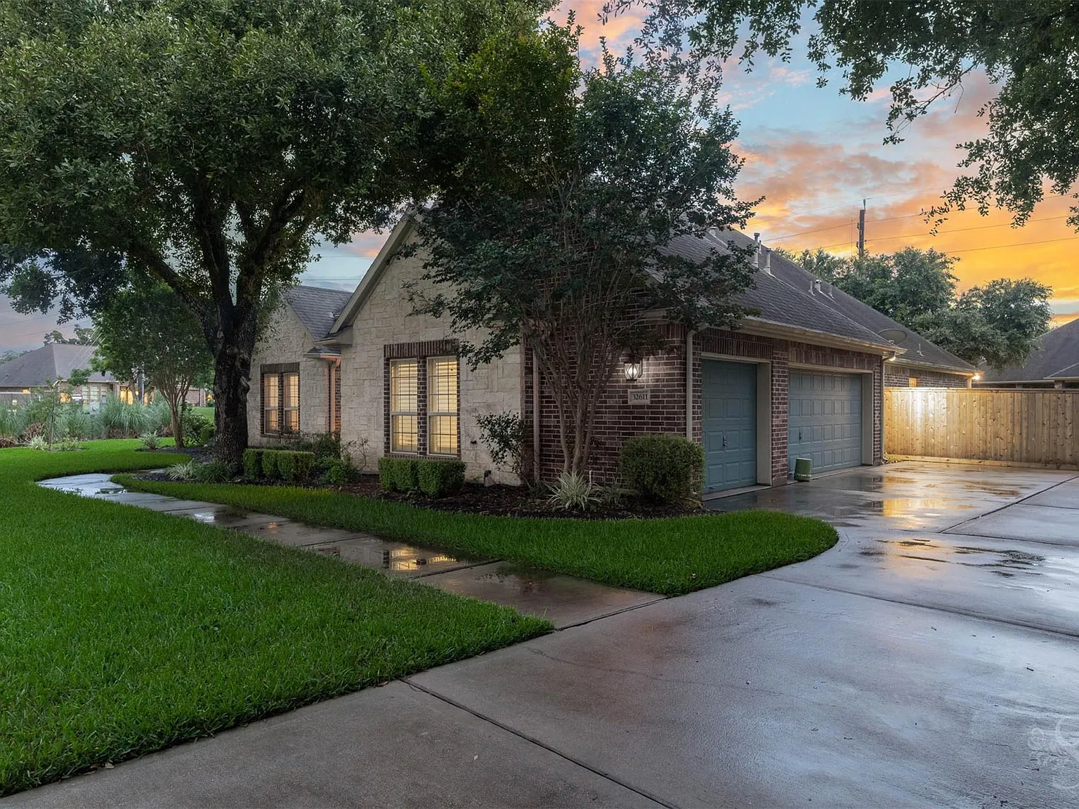 3 bed, 3.0 bath, 2825 sqft, $3,750 — Photo 4