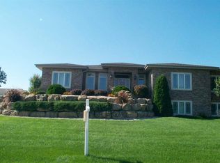 1602 Savannah Way, Waunakee, WI 53597