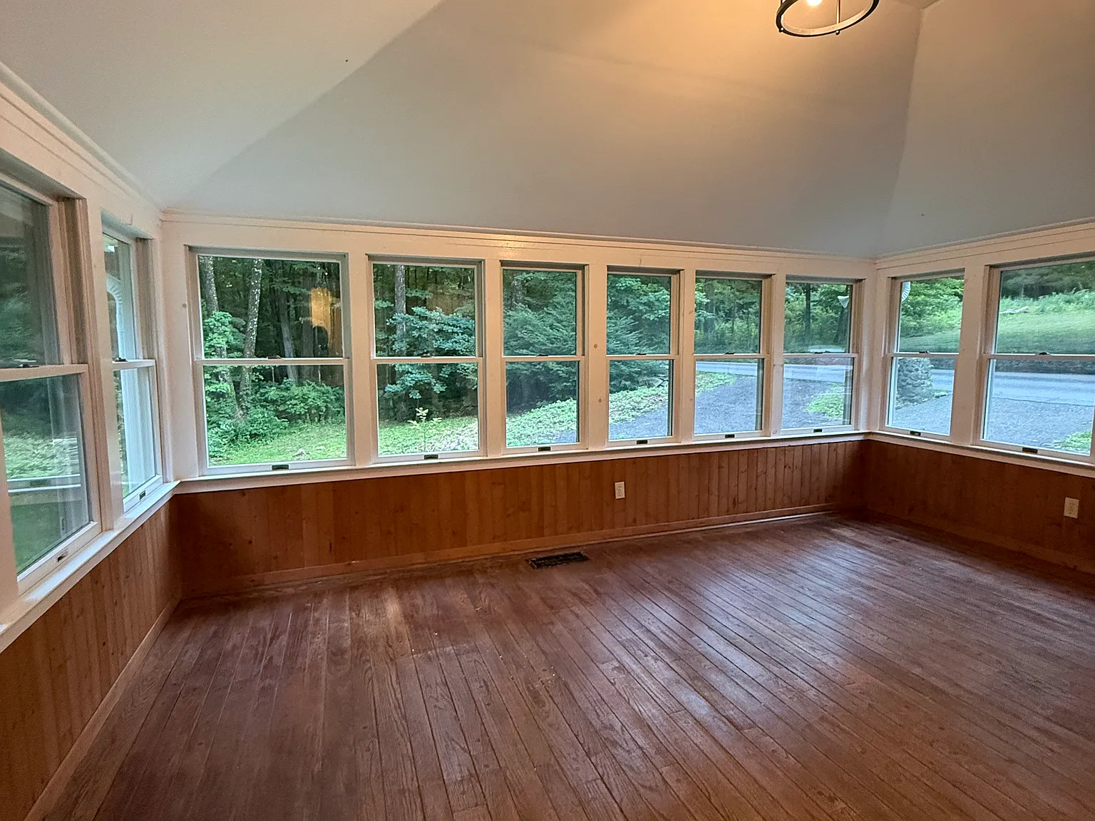 2 bed, 892 sqft, $3,000 — Photo 3