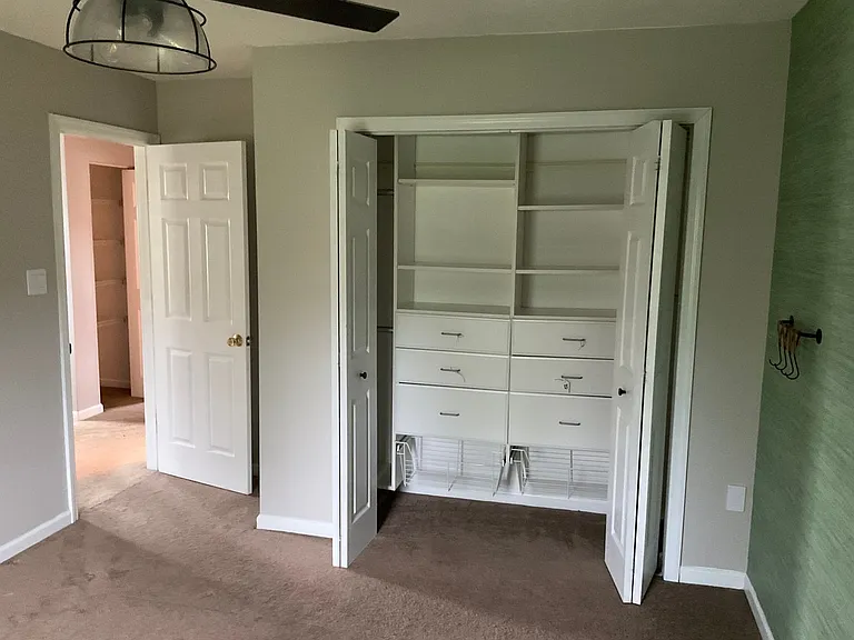 1049 Royal Dr — Photo 39