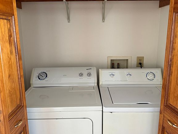 2nd image of 507 E Washington St #3