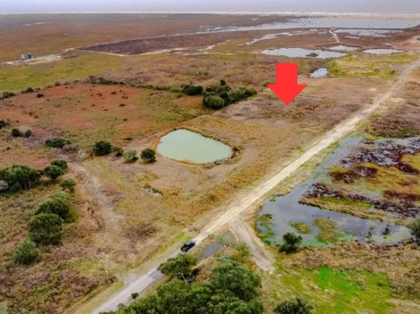 1192 E Mexico Rd, High Island, TX 77623