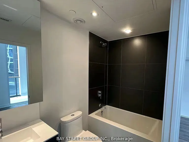 20 Edward St #509 — Photo 10