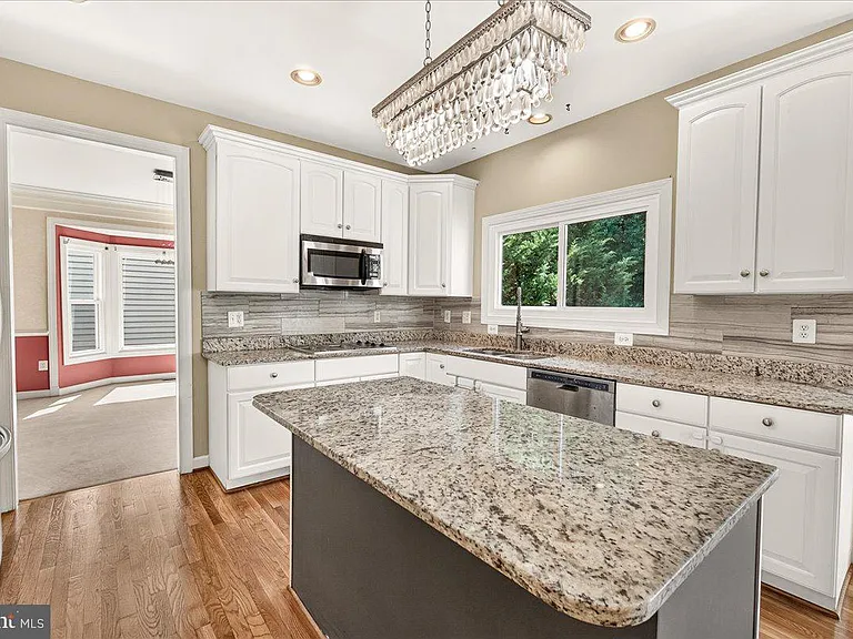 6430 Bellevue Pl — Photo 9