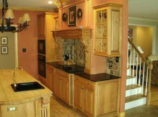 5687 Wolf Ridge Ct, Oak Ridge, NC 27310