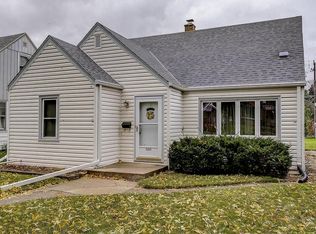 2454 S 61st St, West Allis, WI 53219