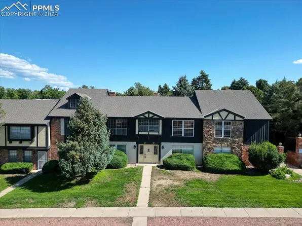 2902 Airport Rd APT 203, Colorado Springs, CO 80910