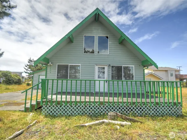 1205 Fairwood Court St SW, Ocean Shores, WA 98569