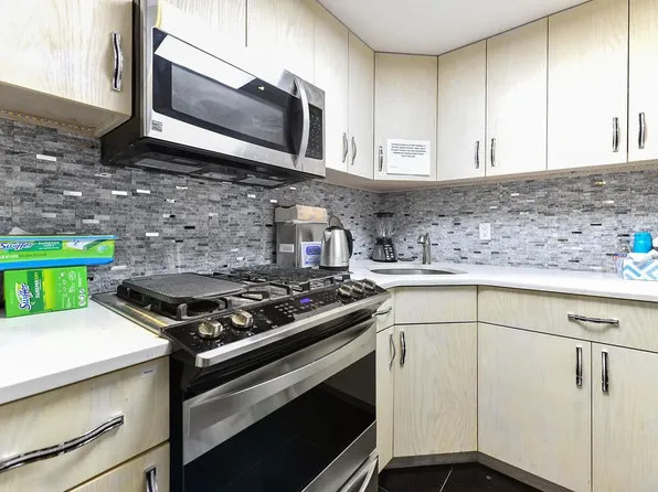 418 East 59th Street image 10 of 20