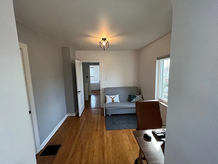 426 Telford Ave — Photo 16