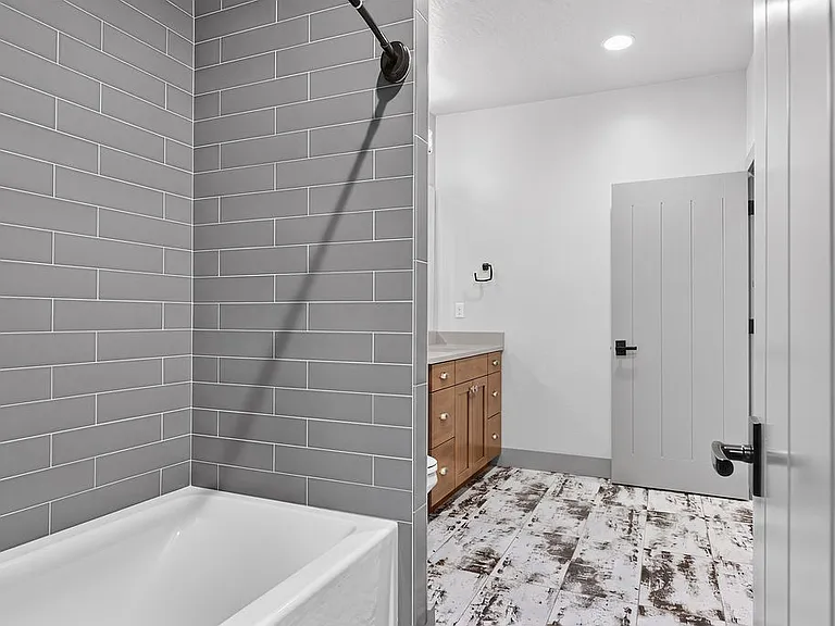 6063 W Baron St — Photo 41