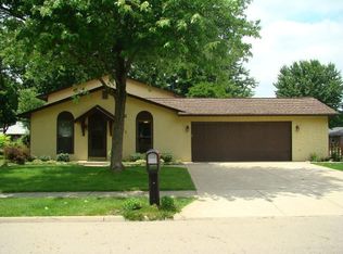 165 Moorfield Dr, Columbus, OH 43230