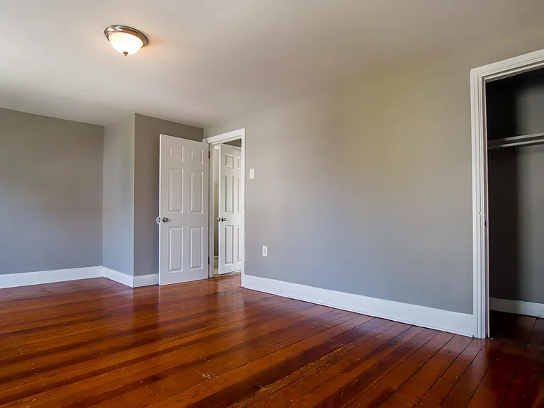 475 Krams Ave — Photo 24