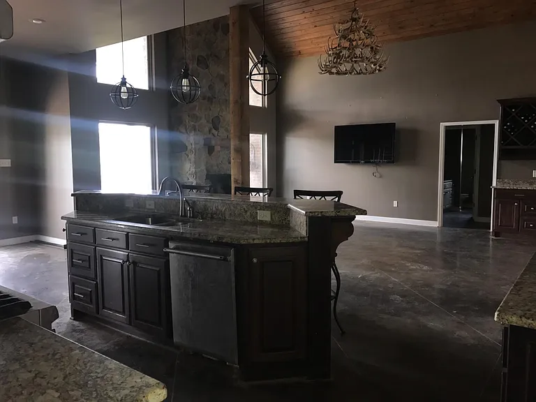 12 Alfred Cv — Photo 3
