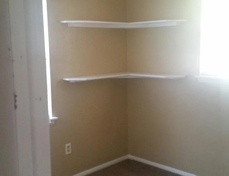 3810 SE Dorchester Dr — Photo 5