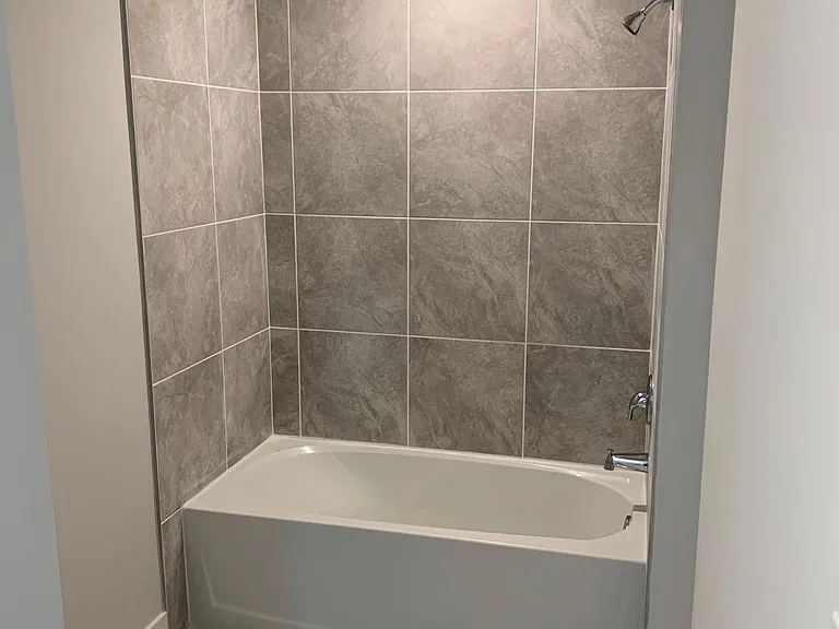 871 Garland St E — Photo 22