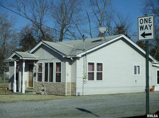 202 Mill St, Benton, IL 62812