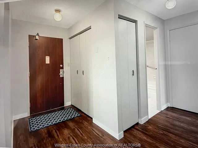 3936 Wyandotte St E #211 — Photo 4