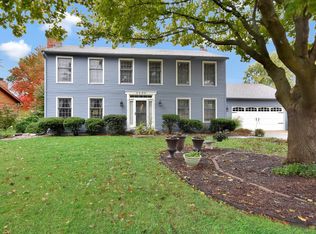 2908 Grandview Dr, Bloomington, IL 61704