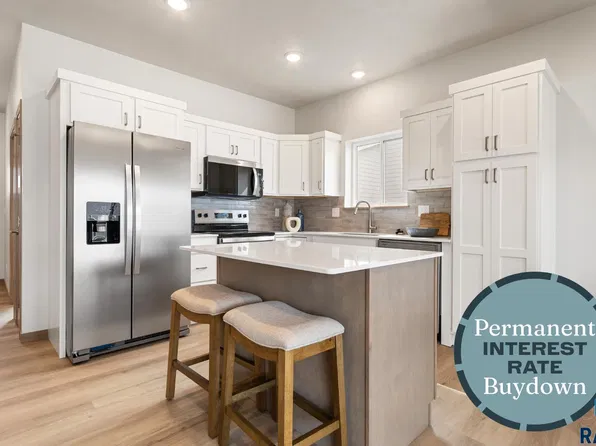9208 W Counsel St, Sioux Falls, SD 57106