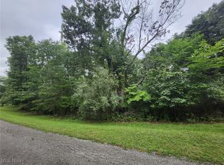 Honeysuckle Ln, Ripley, WV 25271