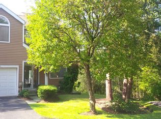 57 Rambling Brook Rd, Chappaqua, NY 10514