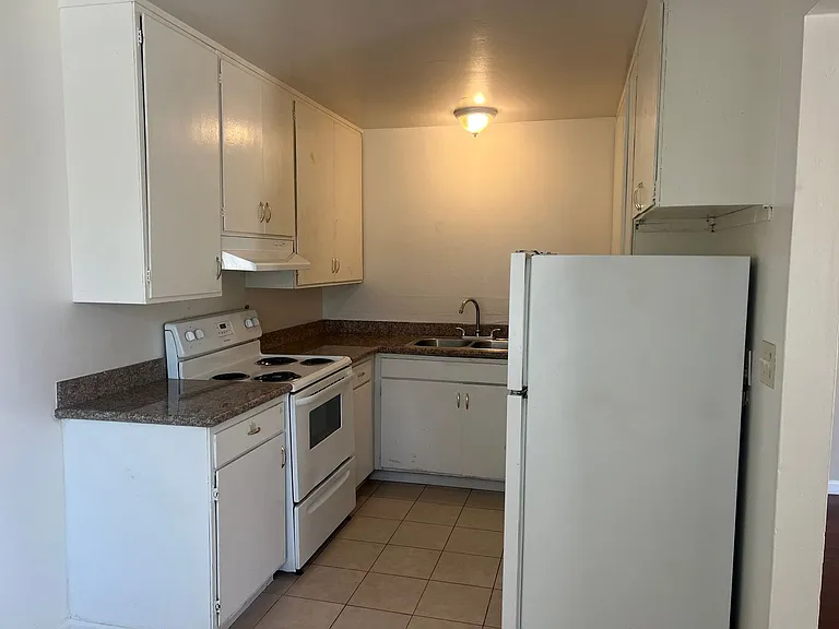 1361 Calabazas Ct — Photo 2