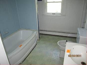 4th image of 428 N High St