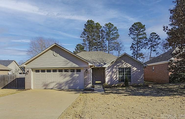 1st image of 8 Garden Oaks Dr