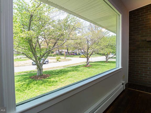 3rd image of 3145 Brush Dr
