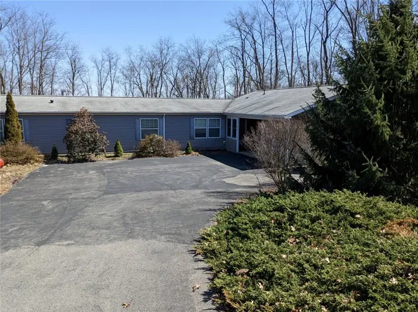 2715 Conway Wallrose Rd, Baden, PA 15005