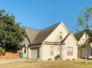 119 Winding Oak Dr, Johnson City, TX 78636