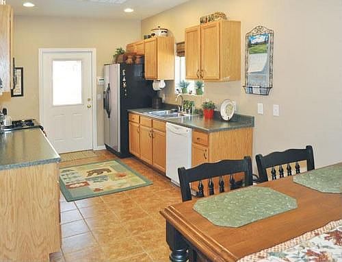 4th image of 2041 Manzanita Ln
