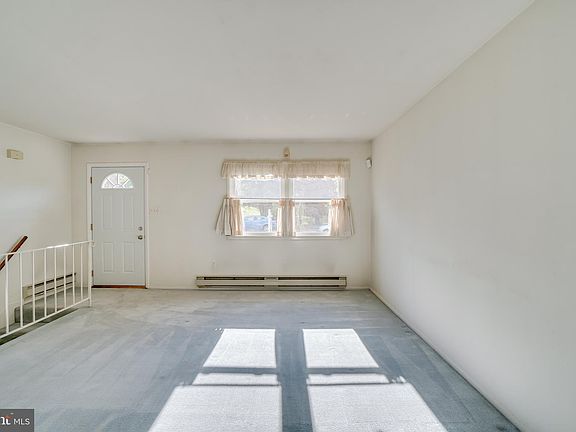 4th image of 4804 Lockwood Ln