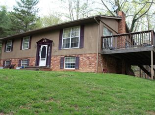 1575 Potters Rd, Vinton, VA 24179