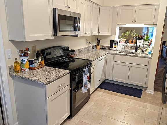 3rd image of 4001L Topaz Ln