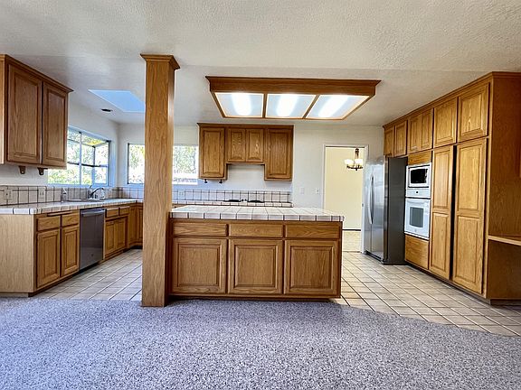 5th image of 3105 Blenkarne Dr