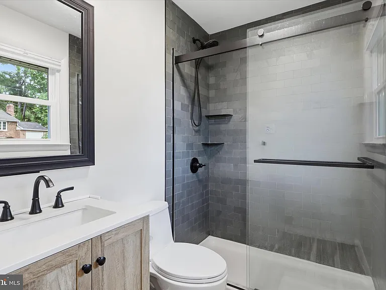 10703 Almond St — Photo 13
