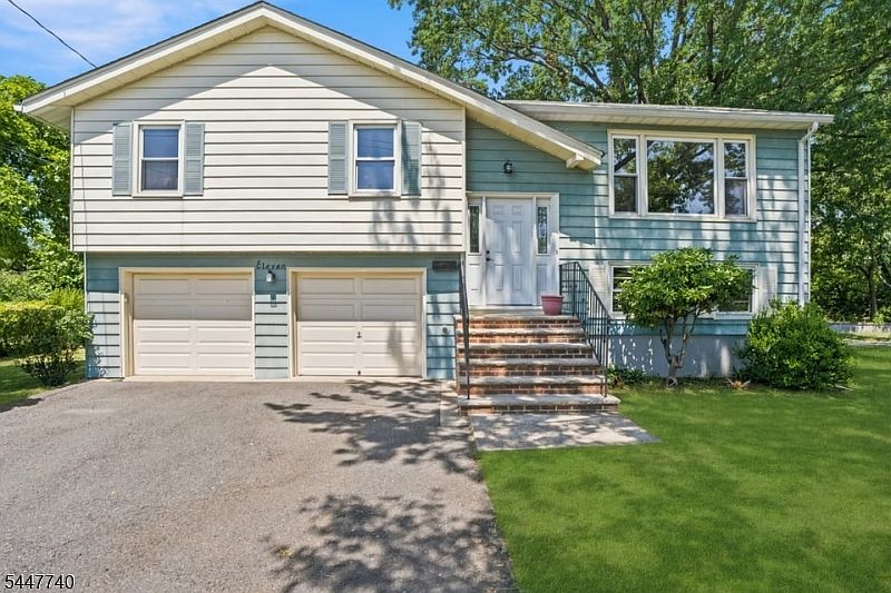 1st image of 11 Ray Ave