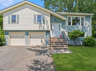 11 Ray Ave, Leonia Boro, NJ 07605