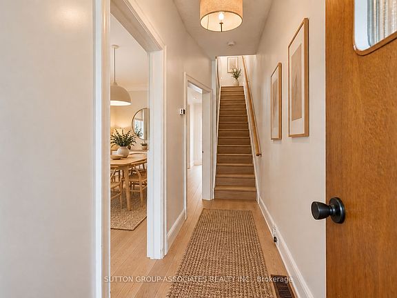 5th image of 144 Bellwoods Ave