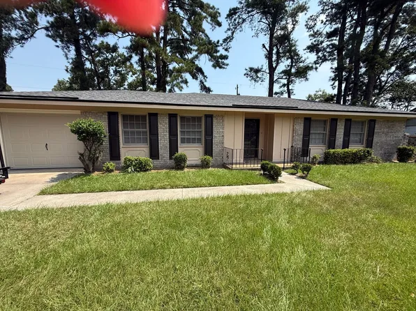 1420 Claremont Cir, Savannah, GA 31415