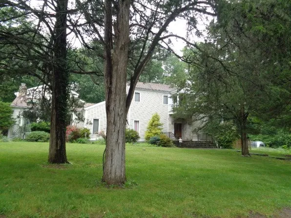 106B Comstock Hill Ave, Norwalk, CT 06850