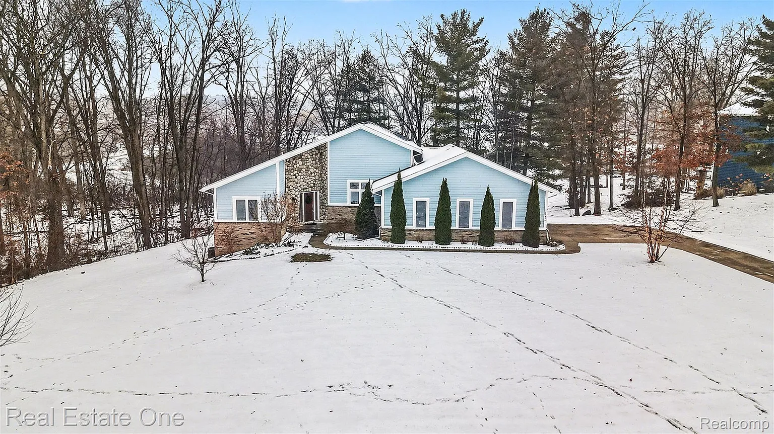 10456 Oak Shore Dr photo 1