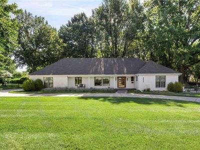9823 Rosewood Dr, Overland Park, KS, 66207