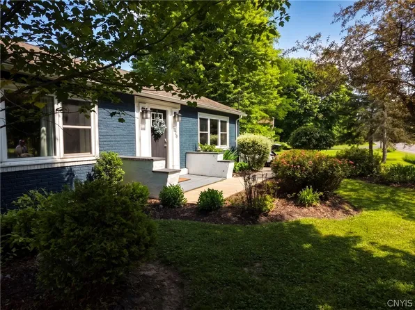 3028 E Lake Rd, Skaneateles, NY 13152