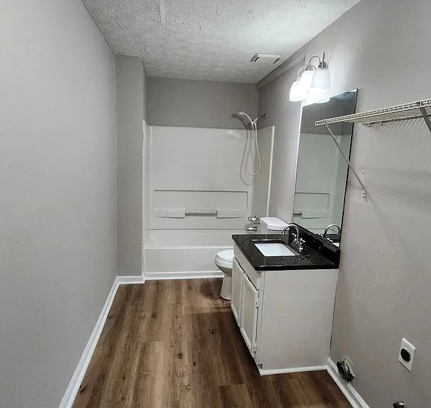 2305 Wilkins Cv — Photo 13