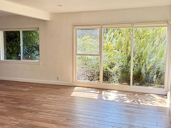 3rd image of 409 San Vicente Blvd #A
