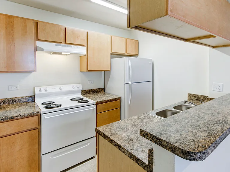 Waterford Greens Apartments and Townhomes — Photo 32